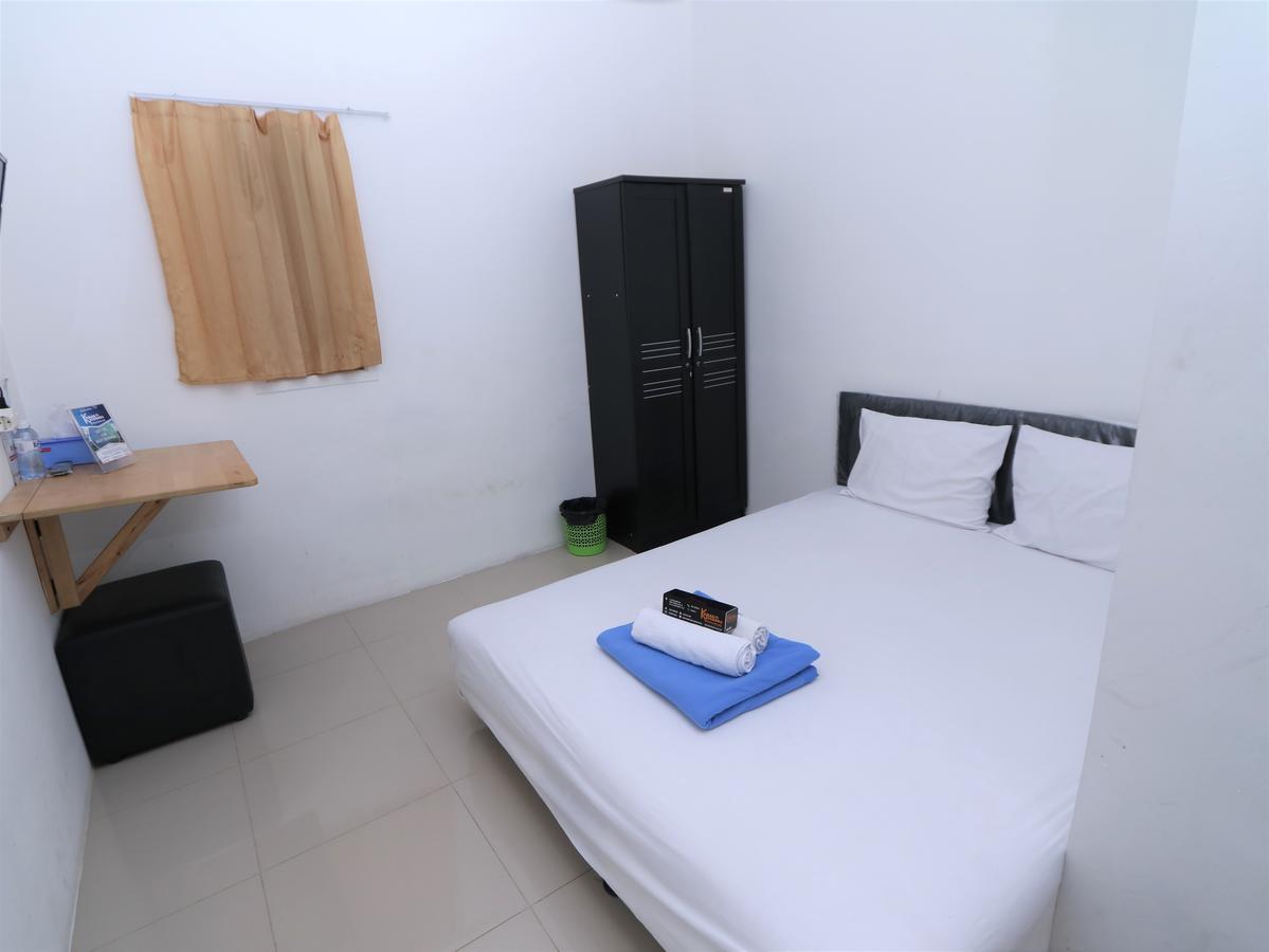 Отель Kamar Keluarga Ungaran Джакарта Экстерьер фото