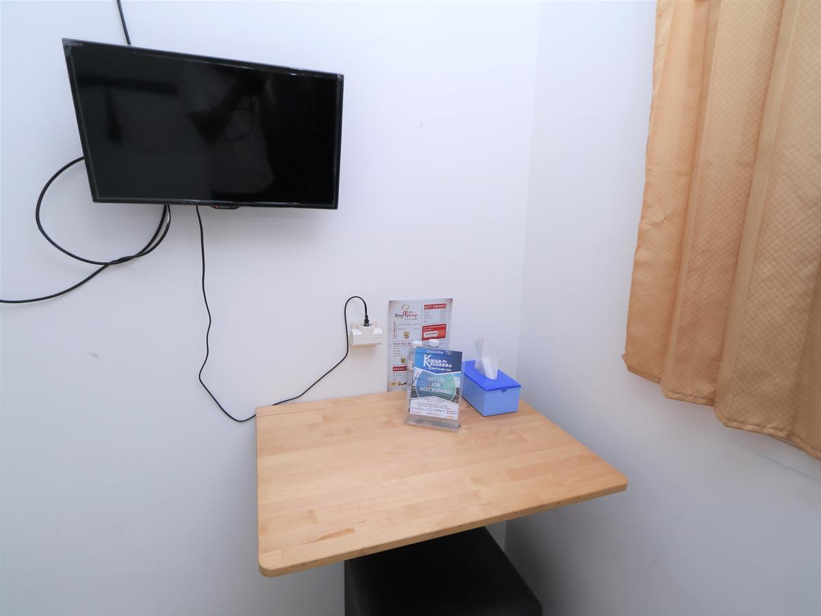 Отель Kamar Keluarga Ungaran Джакарта Экстерьер фото