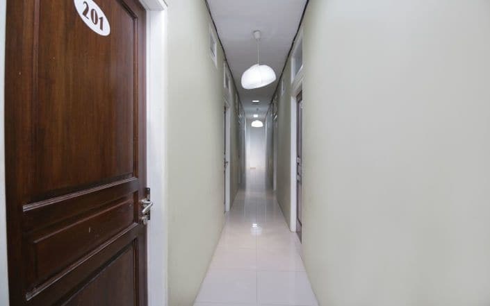 Отель Kamar Keluarga Ungaran Джакарта Экстерьер фото